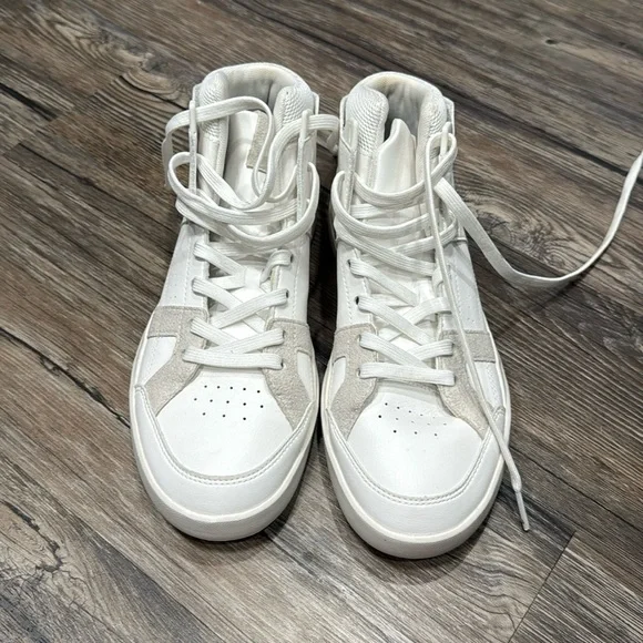 WORN ONCE! The Roger On Running Sneakers Gently Used On THE ROGER Centre Court | Onward – On, Inc main image 4